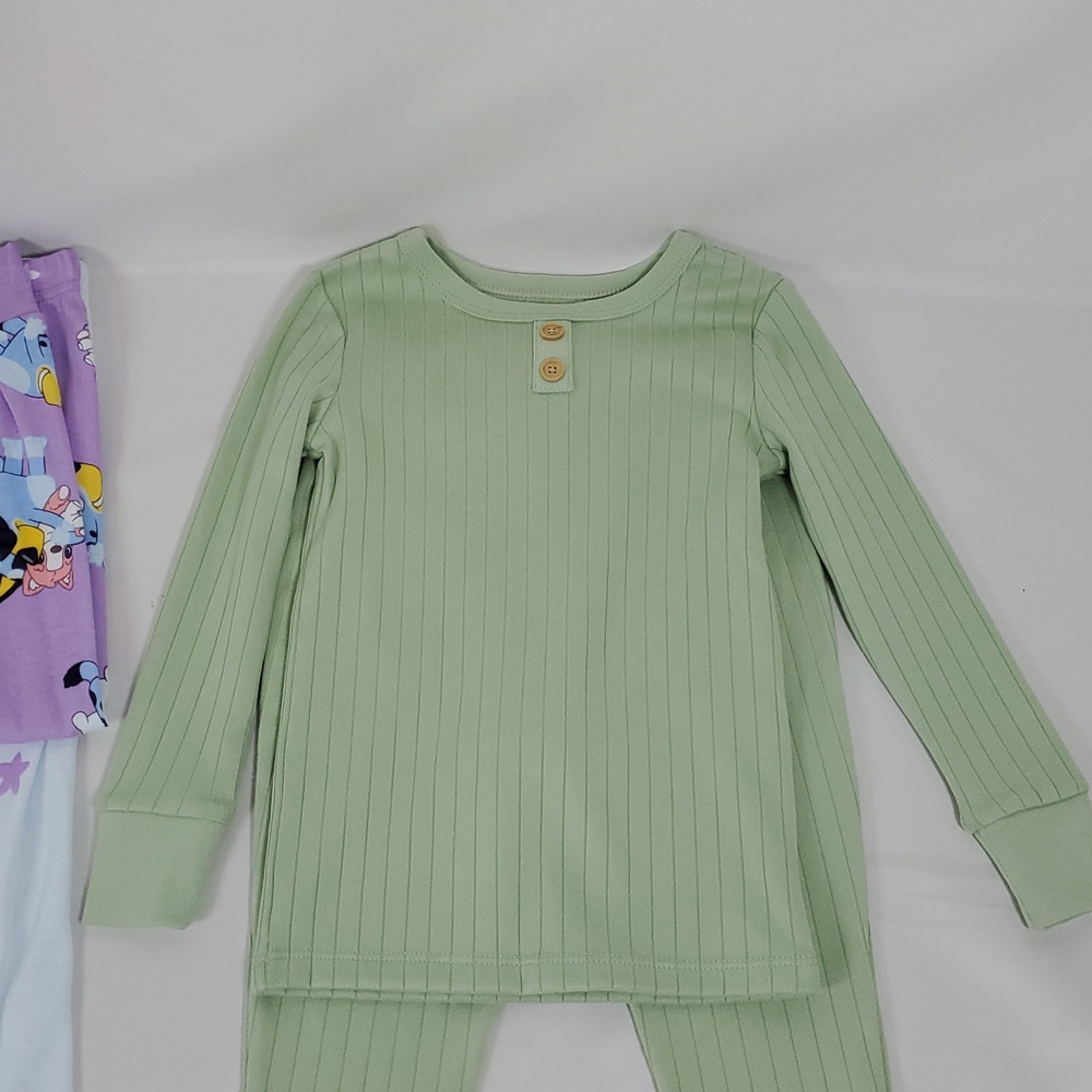 Bundle Of 3T Childrens Clothes - Picture 2 of 10